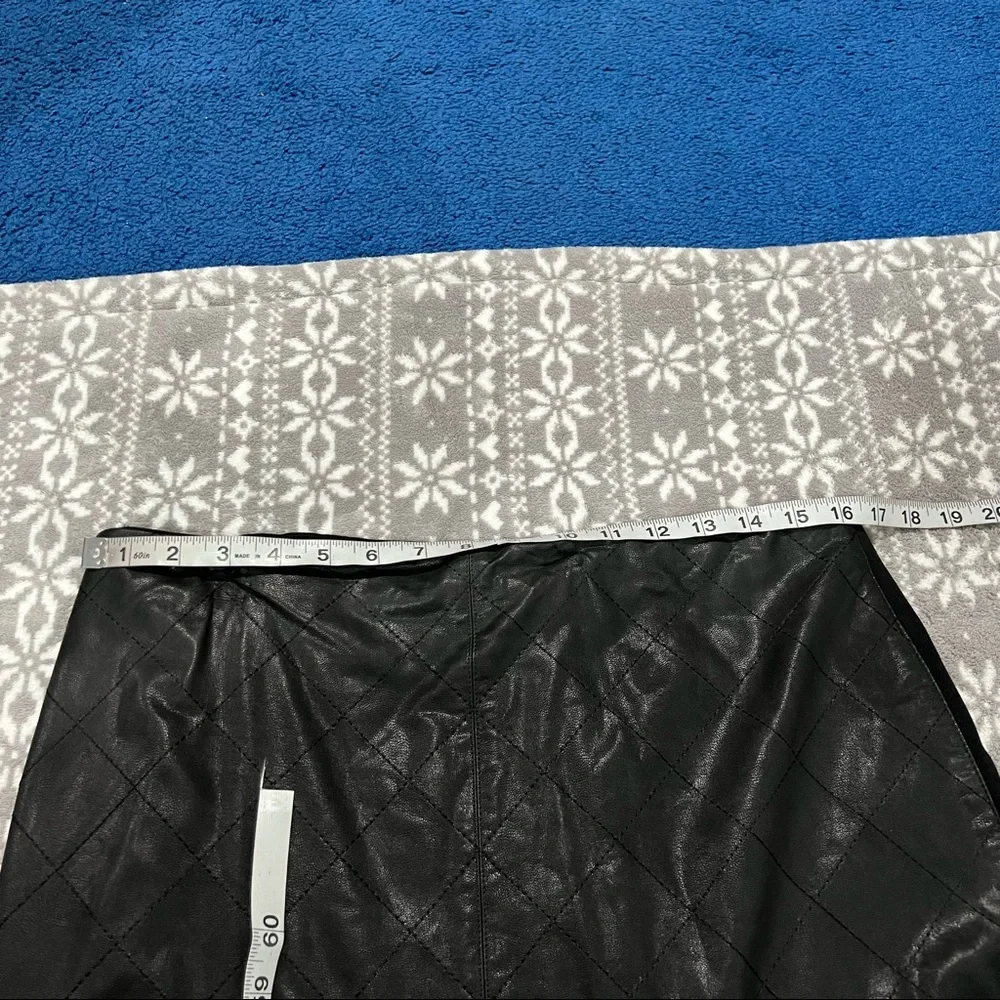 Chico's Faux Leather Quilted Pencil Skirt In Black Size Medium (10)‎